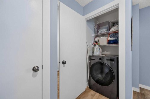 61 Somervale Point Sw, Calgary, AB - Indoor Photo Showing Laundry Room