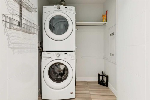 602-930 16 Avenue Sw, Calgary, AB - Indoor Photo Showing Laundry Room