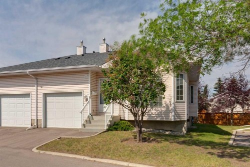 134 Hawkstone Manor Nw, Calgary, AB - Outdoor