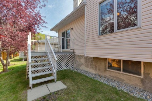 134 Hawkstone Manor Nw, Calgary, AB - Outdoor With Deck Patio Veranda With Exterior