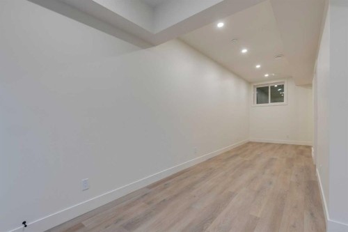 2122 7 Street Nw, Calgary, AB - Indoor Photo Showing Other Room