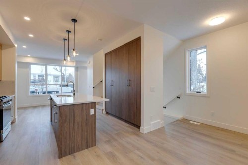 2122 7 Street Nw, Calgary, AB - Indoor Photo Showing Kitchen