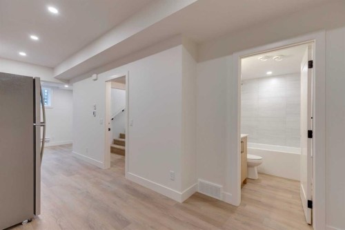 2122 7 Street Nw, Calgary, AB - Indoor