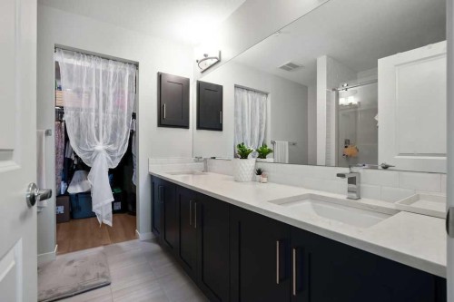 2313-19489 Main Street Se, Calgary, AB - Indoor Photo Showing Bathroom