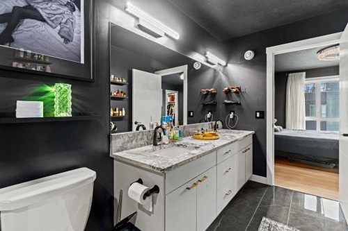 105 Sovereign Common Sw, Calgary, AB - Indoor Photo Showing Bathroom
