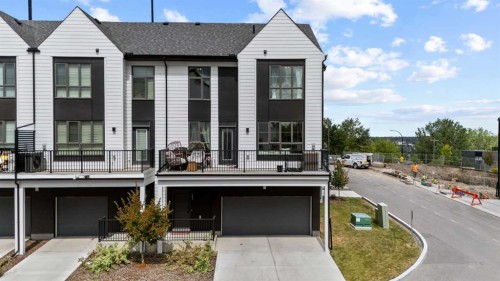 105 Sovereign Common Sw, Calgary, AB - Outdoor