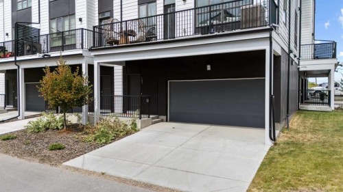 105 Sovereign Common Sw, Calgary, AB - Outdoor