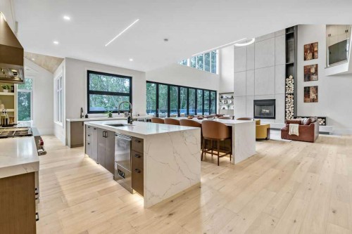 63 Pumpmeadow Crescent Sw, Calgary, AB - Indoor Photo Showing Kitchen