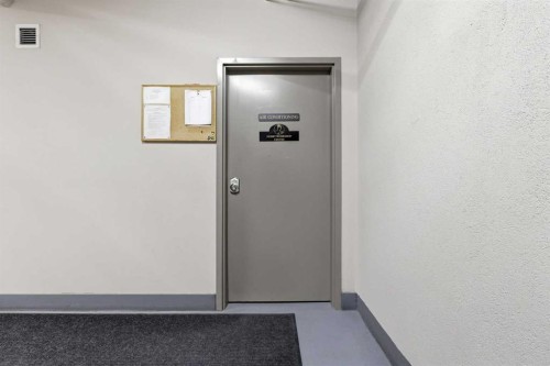 113-60 Sierra Morena Landing Sw, Calgary, AB - Indoor Photo Showing Other Room