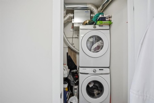 213-400 Auburn Meadows Common Se, Calgary, AB - Indoor Photo Showing Laundry Room