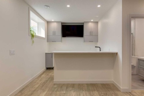 439 Canals Boulevard Sw, Airdrie, AB - Indoor Photo Showing Other Room