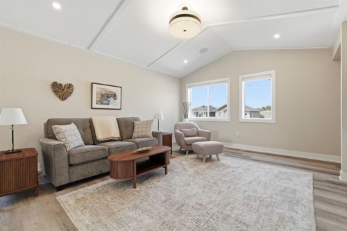 711 Mandalay Link, Carstairs, AB - Indoor Photo Showing Living Room