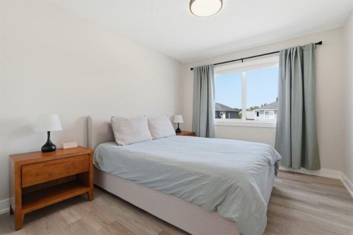 711 Mandalay Link, Carstairs, AB - Indoor Photo Showing Bedroom