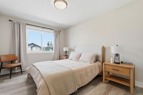 711 Mandalay Link, Carstairs, AB - Indoor Photo Showing Bedroom