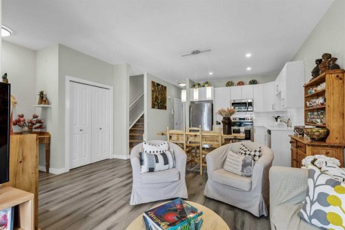571 Canals Crossing Sw, Airdrie, AB - Indoor Photo Showing Living Room