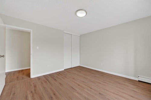 602-8948 Elbow Drive Sw, Calgary, AB - Indoor Photo Showing Other Room
