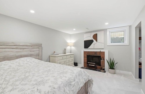 5008 Valiant Drive Nw, Calgary, AB 