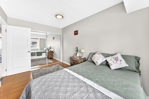 84-6915 Ranchview Drive Nw, Calgary, AB - Indoor Photo Showing Bedroom