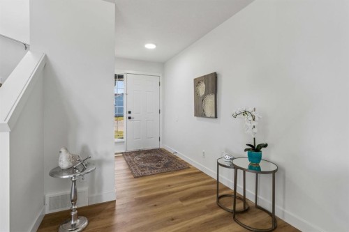 51 San Diego Place Ne, Calgary, AB - Indoor Photo Showing Other Room