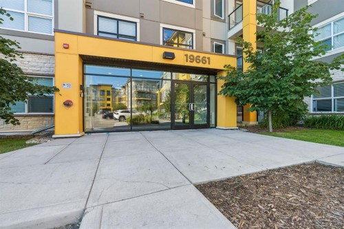 316-19661 40 Street Se, Calgary, AB - Outdoor