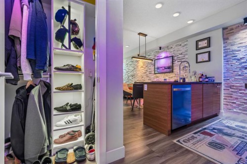 316-19661 40 Street Se, Calgary, AB - Indoor