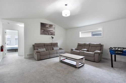 91 Copperhead Grove Se, Calgary, AB - Indoor Photo Showing Other Room