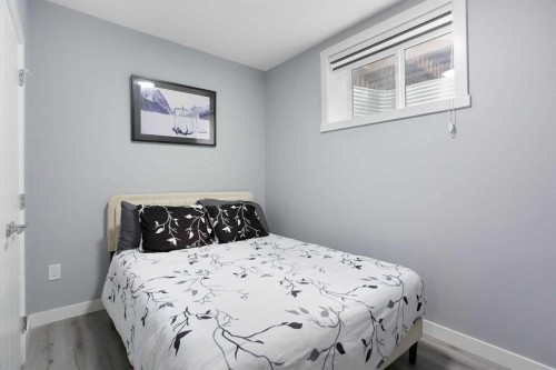 91 Copperhead Grove Se, Calgary, AB - Indoor Photo Showing Bedroom