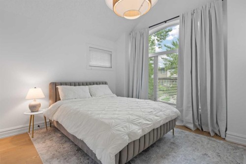 2013 42 Avenue Sw, Calgary, AB - Indoor Photo Showing Bedroom