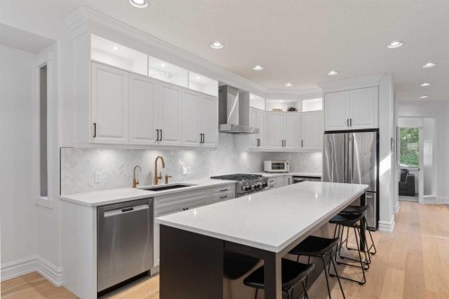 2013 42 Avenue Sw, Calgary, AB - Indoor Photo Showing Kitchen With Upgraded Kitchen