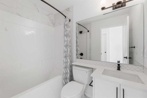 3104-3727 Sage Hill Drive Nw, Calgary, AB - Indoor Photo Showing Bathroom