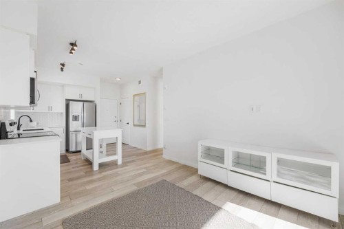 3104-3727 Sage Hill Drive Nw, Calgary, AB - Indoor Photo Showing Kitchen With Upgraded Kitchen