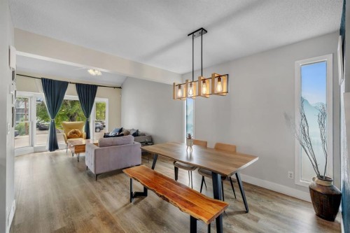 44 Strathclair Rise Sw, Calgary, AB - Indoor