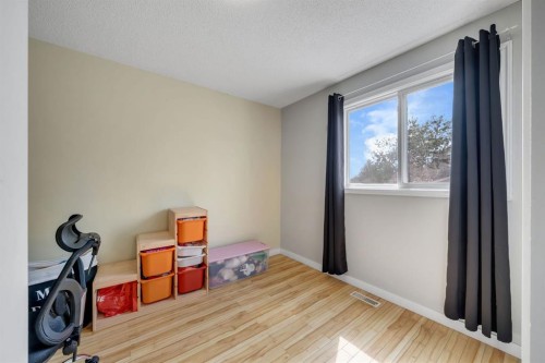 44 Strathclair Rise Sw, Calgary, AB - Indoor