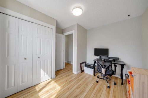 44 Strathclair Rise Sw, Calgary, AB - Indoor Photo Showing Office