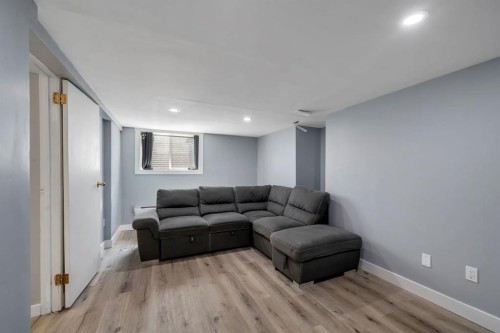 44 Strathclair Rise Sw, Calgary, AB - Indoor