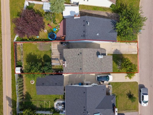 44 Strathclair Rise Sw, Calgary, AB - Outdoor