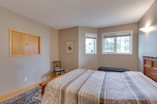 3109-3109 Hawksbrow Point Nw, Calgary, AB - Indoor Photo Showing Bedroom
