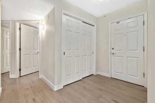 1103-1103 Hawksbrow Point Nw, Calgary, AB - Indoor Photo Showing Other Room