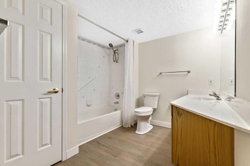 1103-1103 Hawksbrow Point Nw, Calgary, AB - Indoor Photo Showing Bathroom