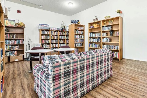 1103-1103 Hawksbrow Point Nw, Calgary, AB - Indoor