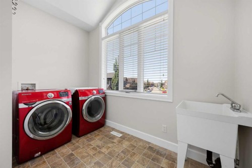596 Windbrook Heights, Airdrie, AB - Indoor Photo Showing Laundry Room