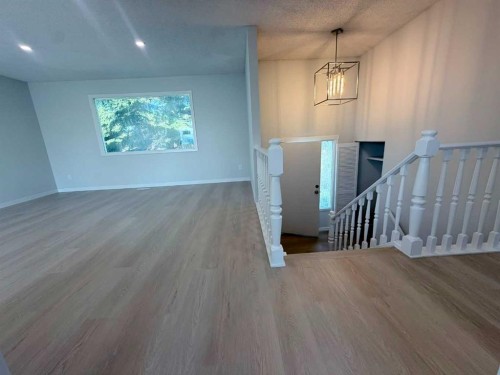 215 Penbrooke Way Se, Calgary, AB - Indoor Photo Showing Other Room