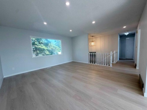 215 Penbrooke Way Se, Calgary, AB - Indoor Photo Showing Other Room