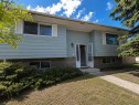 215 Penbrooke Way Se, Calgary, AB  - Outdoor 