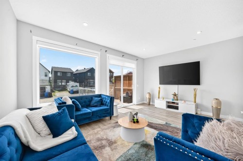 129 Calhoun Common Ne, Calgary, AB - Indoor Photo Showing Living Room