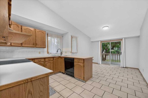 273 Sandarac Drive Nw, Calgary, AB - Indoor Photo Showing Kitchen