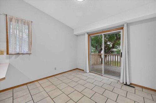 273 Sandarac Drive Nw, Calgary, AB - Indoor Photo Showing Other Room