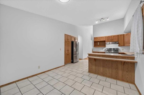 273 Sandarac Drive Nw, Calgary, AB - Indoor Photo Showing Kitchen