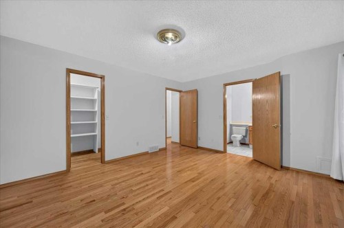 273 Sandarac Drive Nw, Calgary, AB - Indoor Photo Showing Other Room