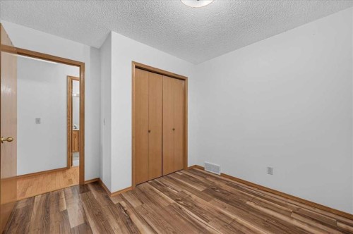 273 Sandarac Drive Nw, Calgary, AB - Indoor Photo Showing Other Room